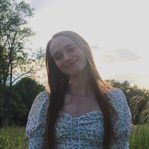 Meet your Posher, Emily